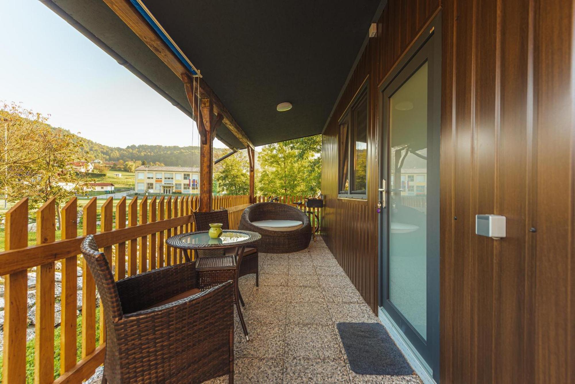 Holiday Homes I&G By The River Next To Olimje 코제 외부 사진